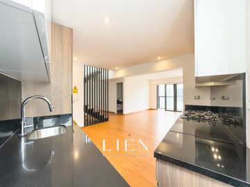 Dúplex con Terraza, Ascensor Directo y Acabados Premium – San Isidro Límite con Miraflores