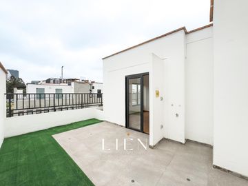 Dúplex con Terraza, Ascensor Directo y Acabados Premium – San Isidro Límite con Miraflores
