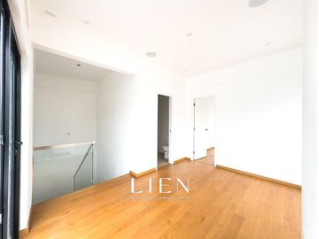 Dúplex con Terraza, Ascensor Directo y Acabados Premium – San Isidro Límite con Miraflores