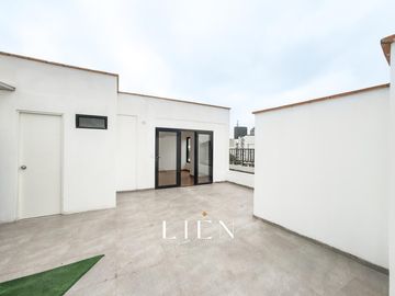 Dúplex con Terraza, Ascensor Directo y Acabados Premium – San Isidro Límite con Miraflores