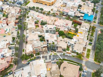 Dúplex con Terraza, Ascensor Directo y Acabados Premium – San Isidro Límite con Miraflores