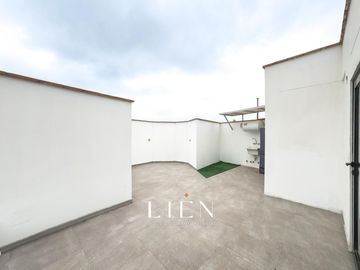 Dúplex con Terraza, Ascensor Directo y Acabados Premium – San Isidro Límite con Miraflores