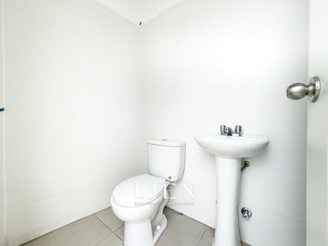 Dúplex con Terraza, Ascensor Directo y Acabados Premium – San Isidro Límite con Miraflores