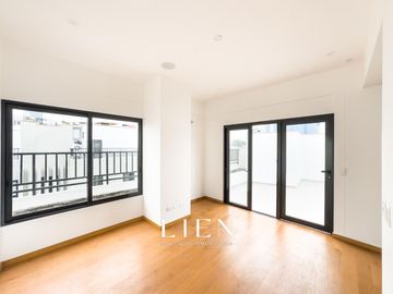 Dúplex con Terraza, Ascensor Directo y Acabados Premium – San Isidro Límite con Miraflores