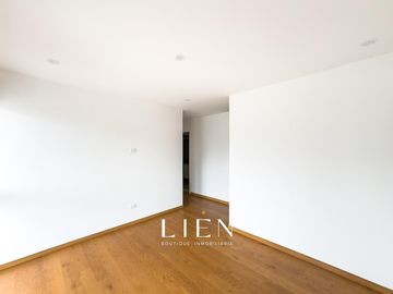 Dúplex con Terraza, Ascensor Directo y Acabados Premium – San Isidro Límite con Miraflores