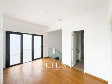 Dúplex con Terraza, Ascensor Directo y Acabados Premium – San Isidro Límite con Miraflores