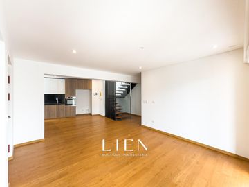 Dúplex con Terraza, Ascensor Directo y Acabados Premium – San Isidro Límite con Miraflores