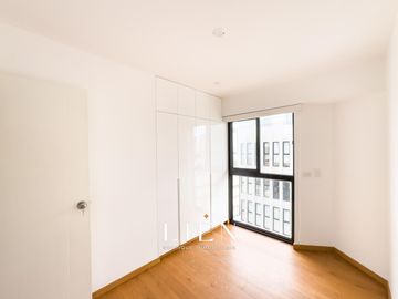 Dúplex con Terraza, Ascensor Directo y Acabados Premium – San Isidro Límite con Miraflores