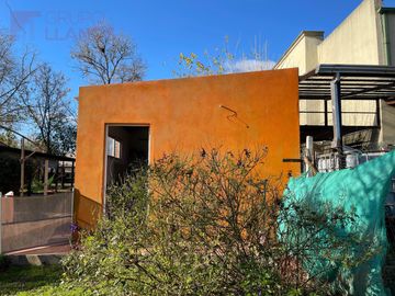 Casa en venta con 2 dormitorios apta crédito con pileta en Valle Verde, Luján.