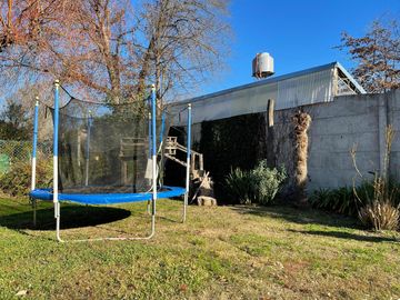 Casa en venta con 2 dormitorios apta crédito con pileta en Valle Verde, Luján.