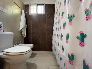 Casa en venta con 2 dormitorios apta crédito con pileta en Valle Verde, Luján.