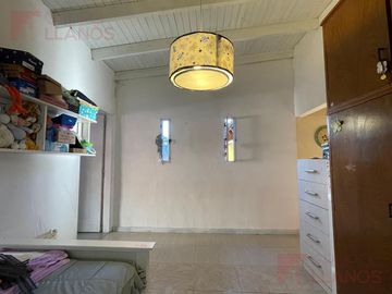 Casa en venta con 2 dormitorios apta crédito con pileta en Valle Verde, Luján.