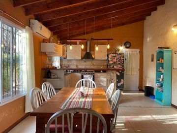 Casa en venta con 2 dormitorios apta crédito con pileta en Valle Verde, Luján.