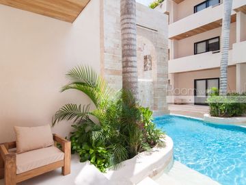 Cocay Pi Studio Swim Up