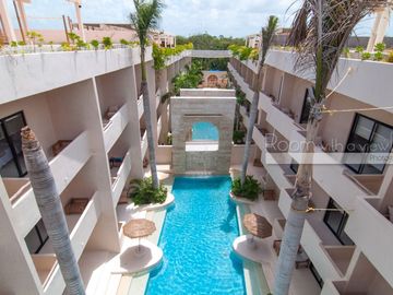 Cocay Pi Studio Swim Up