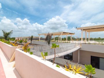 Cocay Pi Studio Swim Up