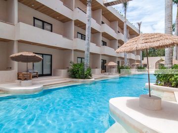 Cocay Pi Studio Swim Up