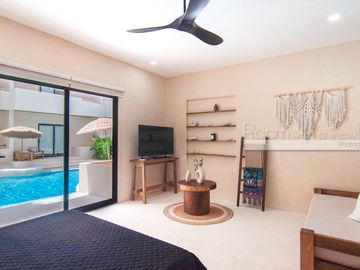 Cocay Pi Studio Swim Up
