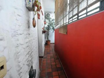 PH en  4 AMBIENTES C/QUINCHO PARRILLA TERRAZA EN BALVANERA