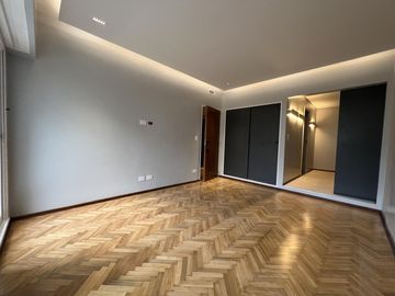 Departamento en venta 4 ambientes más playroom, cochera, reciclado full. Las Cañitas