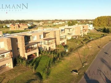 Venta Casa 6 Ambientes Vista Interna con Financiamiento en Tilbury, Pilará