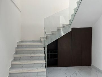 SE VENDE CASA A 3 CUADRAS DE VIA MUERTA