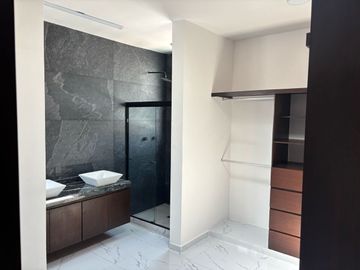 SE VENDE CASA A 3 CUADRAS DE VIA MUERTA