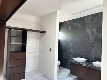 SE VENDE CASA A 3 CUADRAS DE VIA MUERTA