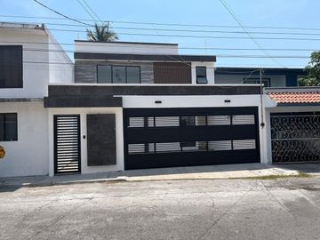 SE VENDE CASA A 3 CUADRAS DE VIA MUERTA