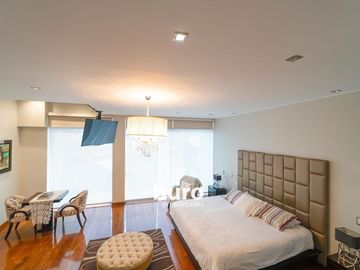 ESPECTACULAR CASA EN VENTA DE 5 DORMITORIOS EN MIRAFLORES