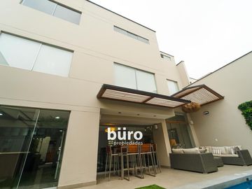 ESPECTACULAR CASA EN VENTA DE 5 DORMITORIOS EN MIRAFLORES