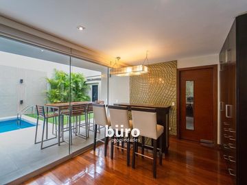 ESPECTACULAR CASA EN VENTA DE 5 DORMITORIOS EN MIRAFLORES