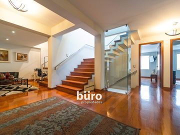 ESPECTACULAR CASA EN VENTA DE 5 DORMITORIOS EN MIRAFLORES