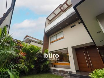 ESPECTACULAR CASA EN VENTA DE 5 DORMITORIOS EN MIRAFLORES