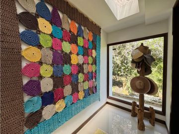 Ubicada en un exclusivo condominio en la zona de Cerritos