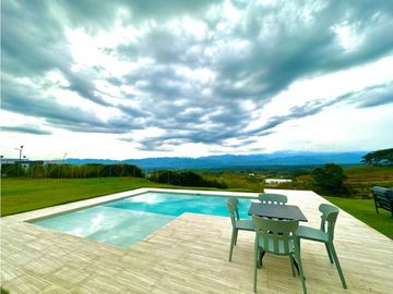 Hermosa casa con una vista espectacular hacia el valle de Risaralda.