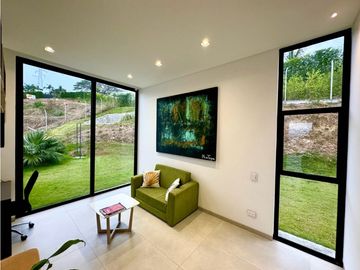 Hermosa casa con una vista espectacular hacia el valle de Risaralda.