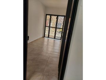 VENTA CASA 2 NIVELES BARRIO LA FLORESTA CN W:9227925