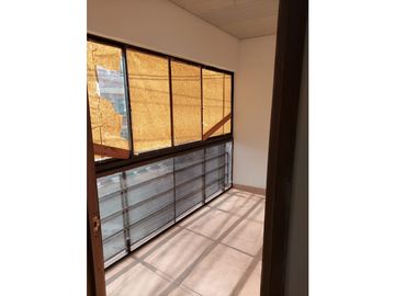 VENTA CASA 2 NIVELES BARRIO LA FLORESTA CN W:9227925