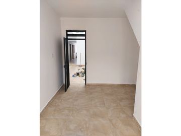 VENTA CASA 2 NIVELES BARRIO LA FLORESTA CN W:9227925