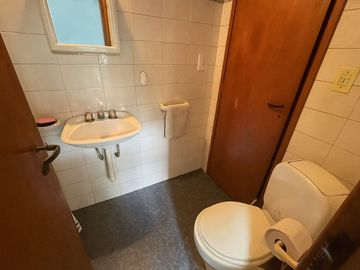 VENTA CASA 5 AMB CON JARDÍN Y PARRILLA SARANDI