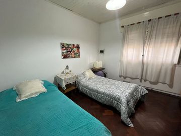VENTA CASA 5 AMB CON JARDÍN Y PARRILLA SARANDI