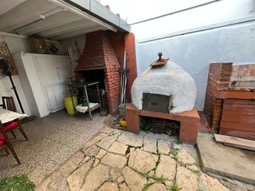VENTA CASA 5 AMB CON JARDÍN Y PARRILLA SARANDI