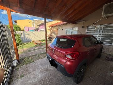 CASA 4 AMB EN VENTA EN ITUZAINGO PARQUE Y QUINCHO