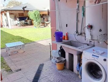 CASA 4 AMB EN VENTA EN ITUZAINGO PARQUE Y QUINCHO