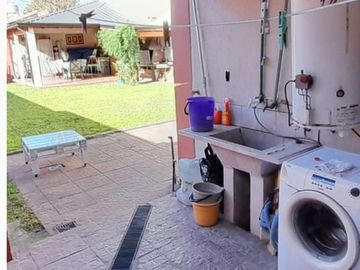 CASA 4 AMB EN VENTA EN ITUZAINGO PARQUE Y QUINCHO