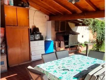 CASA 4 AMB EN VENTA EN ITUZAINGO PARQUE Y QUINCHO