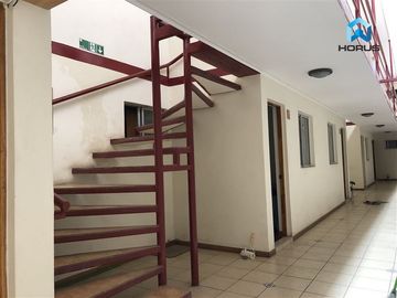 Casa en Venta en Hostal con local comercial.