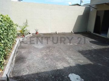 CASA EN VENTA LA JOYA URBANIZACIÓN MJURANO NORTE DE DAULE.Y.Def
