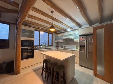 VENTA  CASA RUSTICA - 3 DORMITORIOS- ESTUDIO - SALA DE ESTAR - TUMBACO - SANTA ROSA